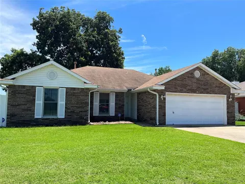 17 Larkins Pl, Shawnee, OK 74801