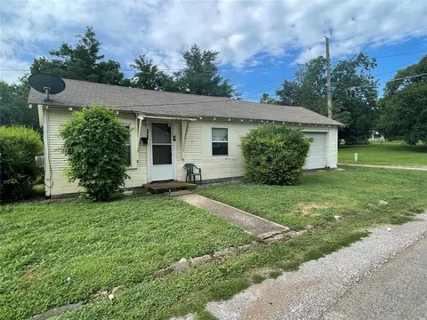 1502 S 6th St, Chickasha, OK 73018