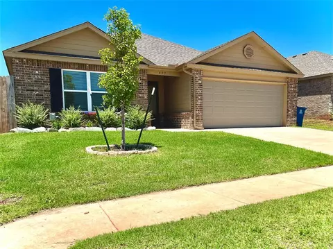 627 Jentry Dr, Tuttle, OK 73089 photo 2