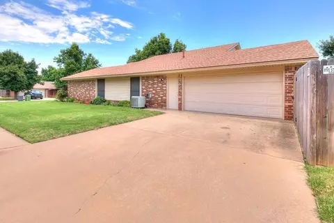 216 E Platt Dr, Yukon, OK 73099 photo 5