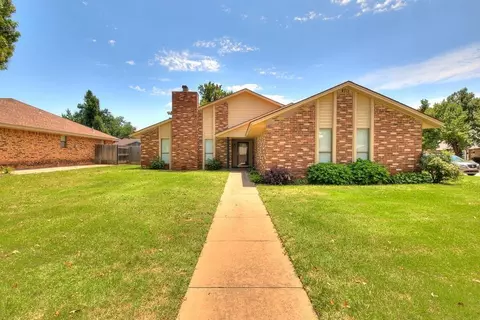216 E Platt Dr, Yukon, OK 73099 photo 1