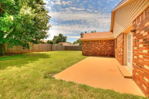 216 E Platt Dr, Yukon, OK 73099 photo 39