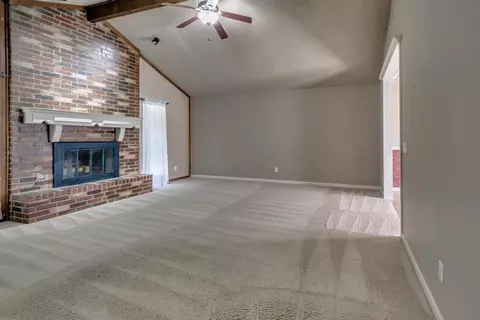 216 E Platt Dr, Yukon, OK 73099 photo 6