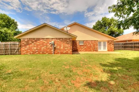 216 E Platt Dr, Yukon, OK 73099 photo 42