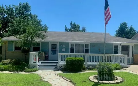112 Gill Dr, Midwest City, OK 73110