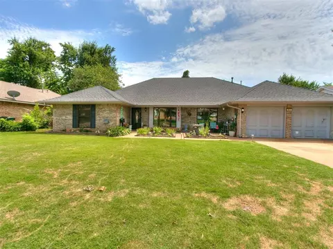 912 Glenmanor Dr, Midwest City, OK 73110