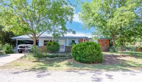 301 W Walker, Maud, OK 74854
