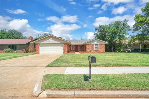 604 Rosehaven Dr, Altus, OK 73521