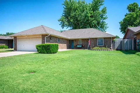 1021 Arlington Dr, Yukon, OK 73099