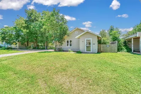 718 W C Ave, Elk City, OK 73644