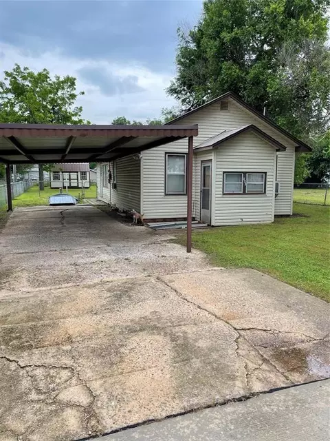 106 N Ash Ave, Yukon, OK 73099