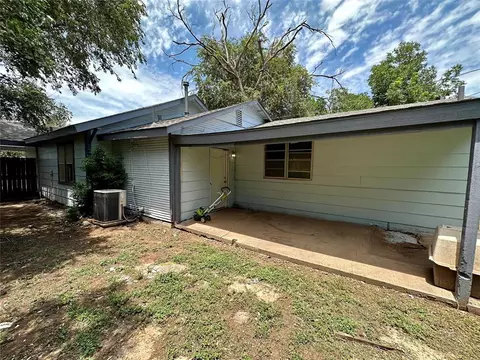 1208 N Willard St, Altus, OK 73521 photo 22