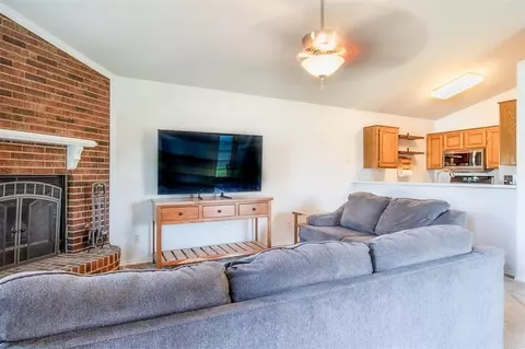2146 S Robinson Ave, Moore, OK 73170 photo 5