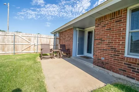 2146 S Robinson Ave, Moore, OK 73170 photo 43