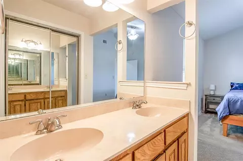 2146 S Robinson Ave, Moore, OK 73170 photo 38