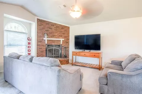 2146 S Robinson Ave, Moore, OK 73170 photo 6