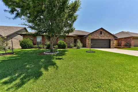 7030 Cherokee Lndg, Warr Acres, OK 73132