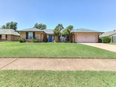 1905 Shelly Ct, Moore, OK 73160