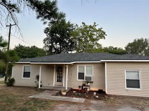 421 N Pine St, Stratford, OK 74872