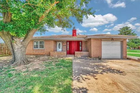 1621 Olga St, Altus, OK 73521