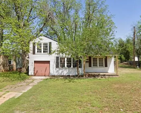 2315 S 18th St, Chickasha, OK 73018