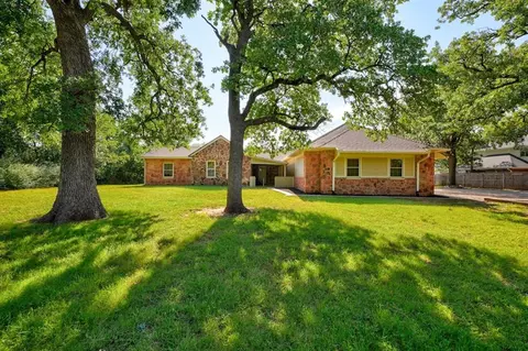 100 N Oakridge Dr, Edmond, OK 73034