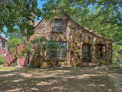 824 SE C St, Ardmore, OK 73401