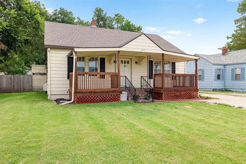 827 S Reno Ave, El Reno, OK 73036