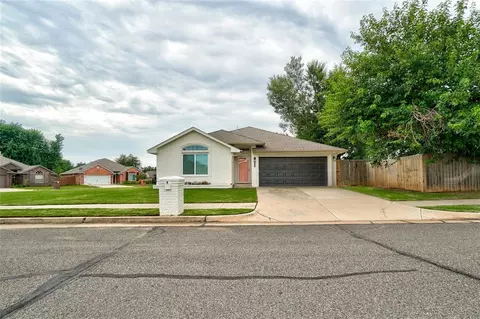 1009 Capitol Dr, Edmond, OK 73003