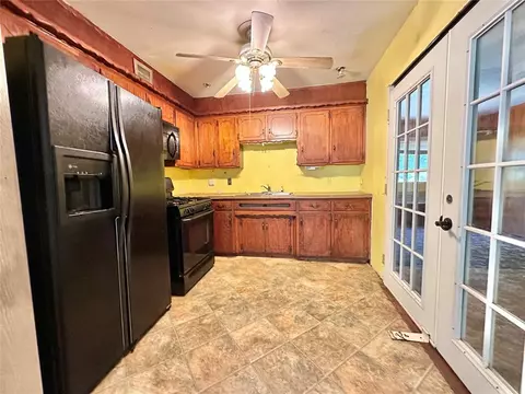 528 S 3rd St, Yukon, OK 73099 photo 8
