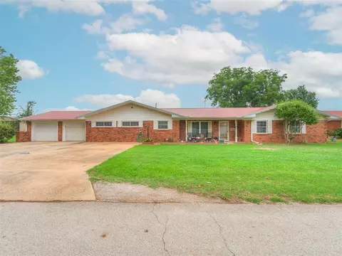 804 North St, Maysville, OK 73057