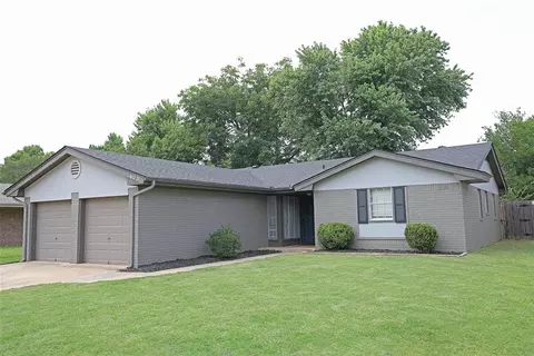 1605 Charles St, Norman, OK 73069