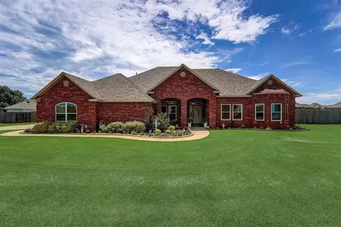 3188 Castle Creek Dr, Newcastle, OK 73065