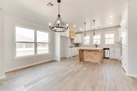403 Rochester Ct, Tuttle, OK 73089 photo 11