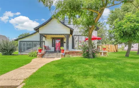 421 S Pennsylvania Ave, Mangum, OK 73554