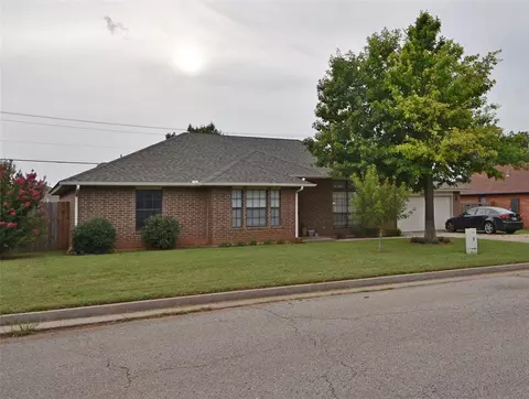 17001 Applebrook Dr, Edmond, OK 73012