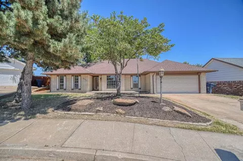 7121 Woodridge Ave, Oklahoma City, OK 73132