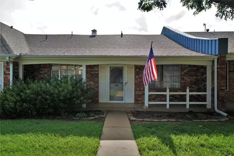 513 N Maple St #8, Weatherford, OK 73096