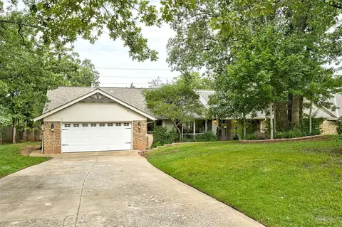 1725 Walnut Cove Rd, Edmond, OK 73013
