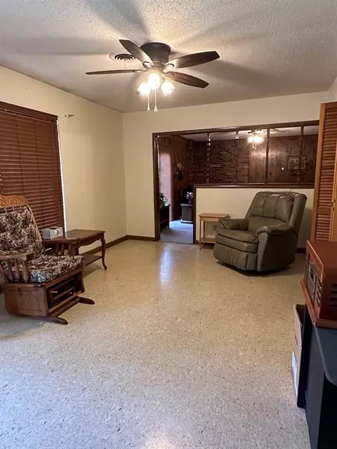 408 E Circle Dr, Broken Bow, OK 74728 photo 17