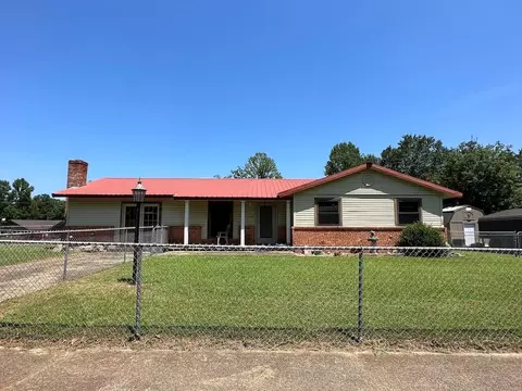 408 E Circle Dr, Broken Bow, OK 74728