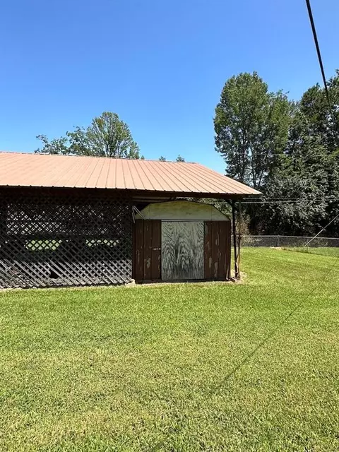 408 E Circle Dr, Broken Bow, OK 74728 photo 13