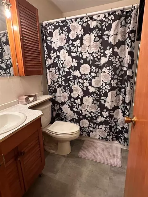 408 E Circle Dr, Broken Bow, OK 74728 photo 6