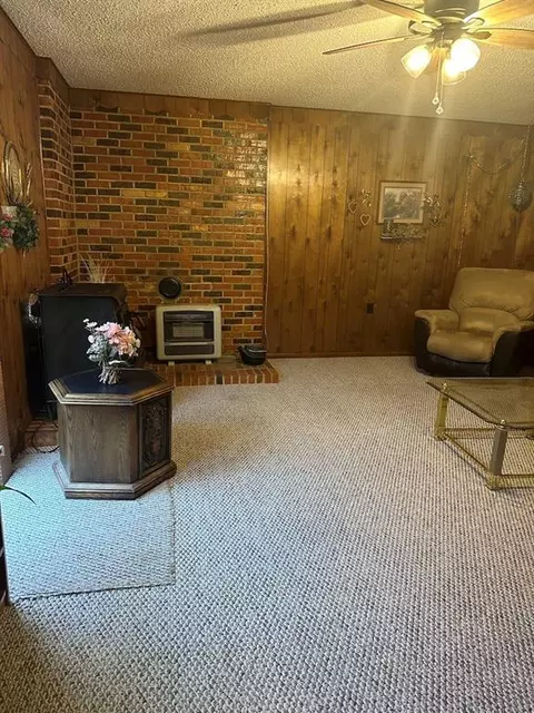 408 E Circle Dr, Broken Bow, OK 74728 photo 15