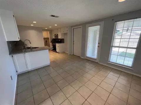 2108 Lakecrest Dr, Moore, OK 73170 photo 6