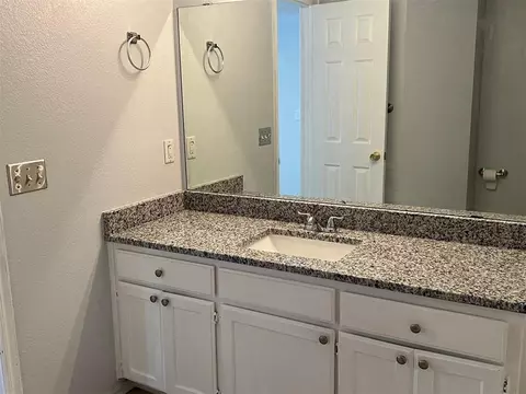 2108 Lakecrest Dr, Moore, OK 73170 photo 10