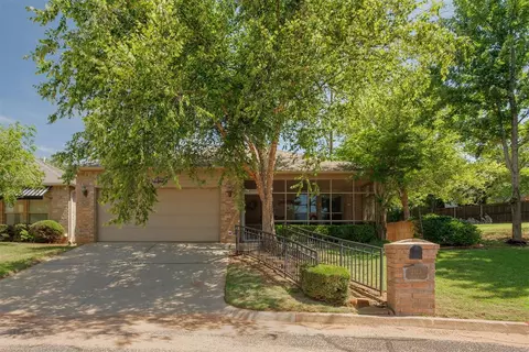 2123 Trailwood Rd, Edmond, OK 73034