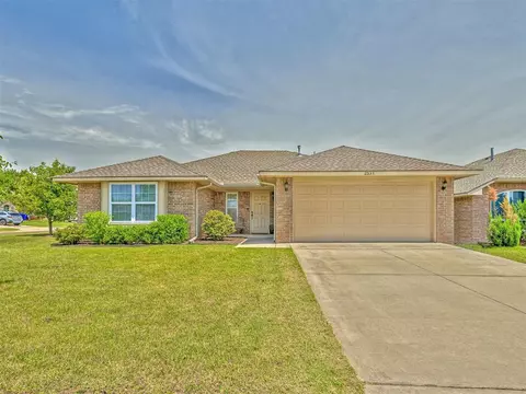 2533 Fawn Run Xing, Norman, OK 73071