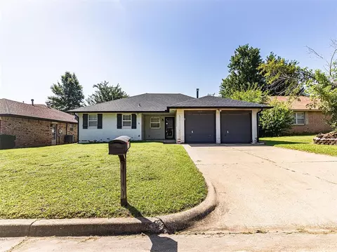 616 Cross Timbers Dr, Moore, OK 73160
