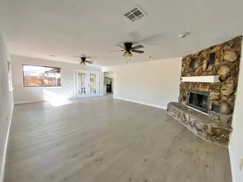 709 N Dallas Ave, Moore, OK 73160